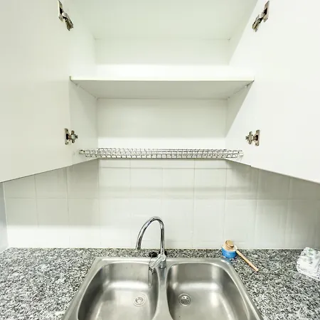 Jacint, Apartment