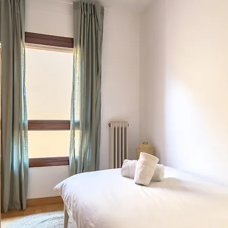 Jacint, Apartment
