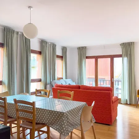 Jacint, Apartment
